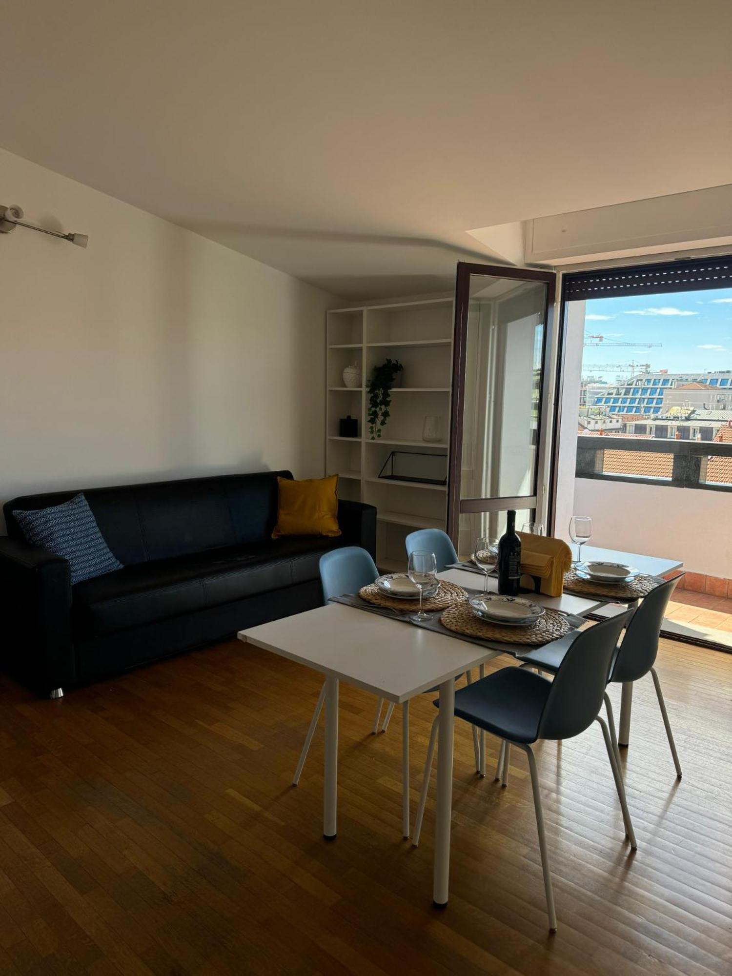 Appartamento Isola- Attico Con Balcone Милано Екстериор снимка