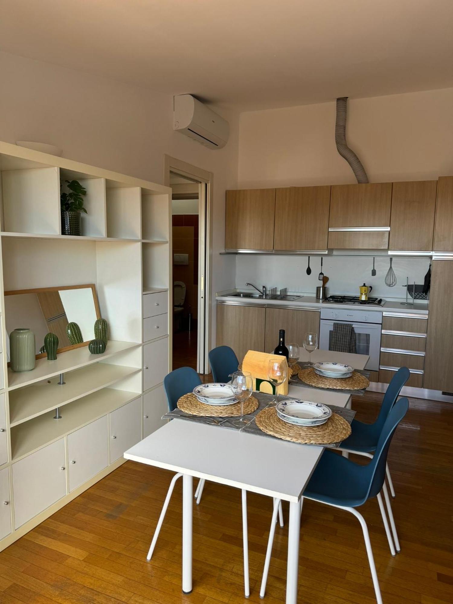 Appartamento Isola- Attico Con Balcone Милано Екстериор снимка